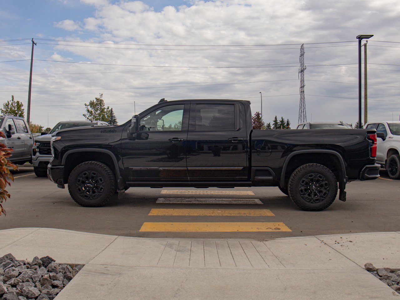 2024 Chevrolet Silverado 3500HD 4WD Crew Cab 159 High Country Black Sherwood Park - photo #6