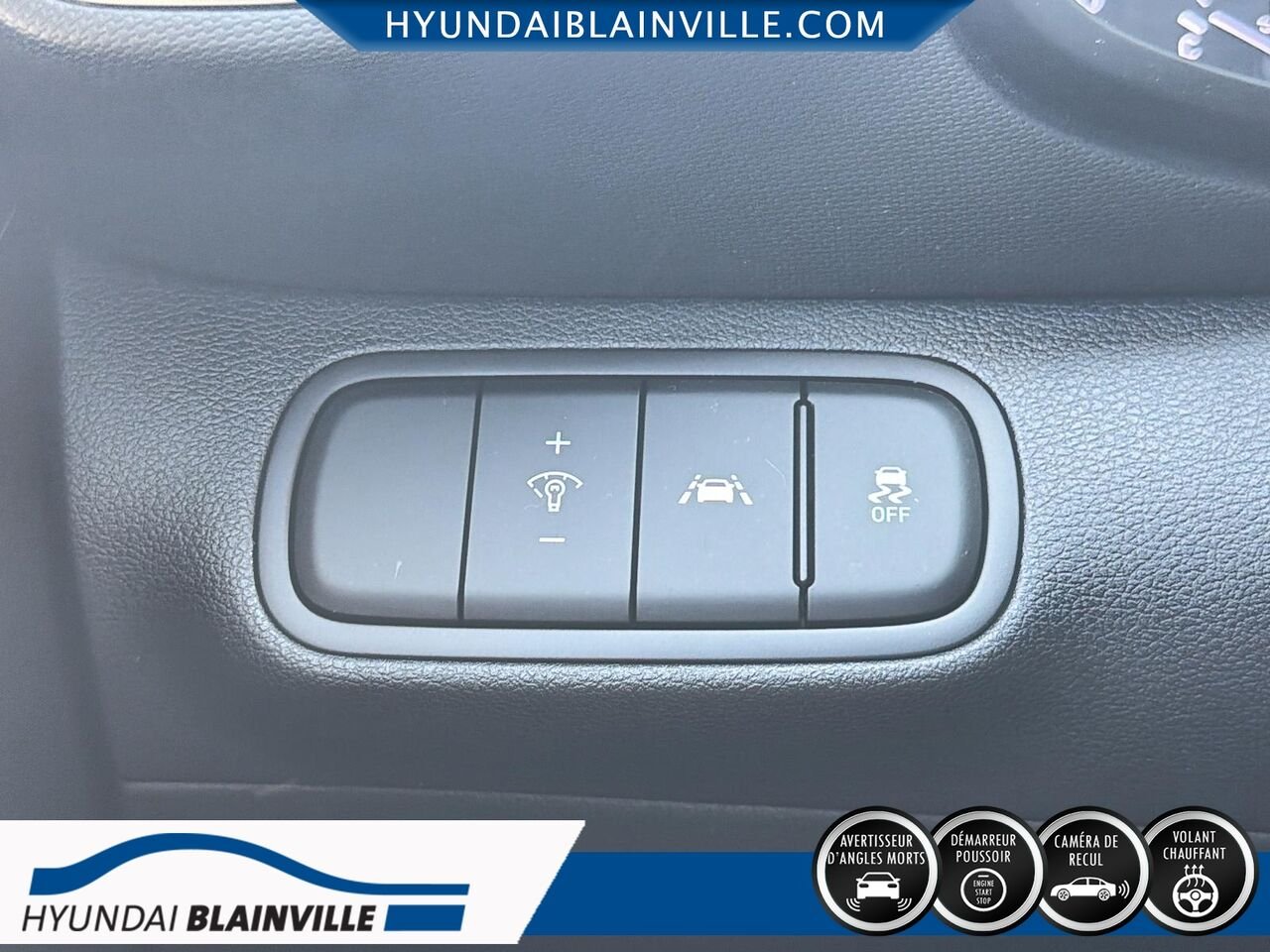 Hyundai Venue 2022 Blanc Blainville - photo #10