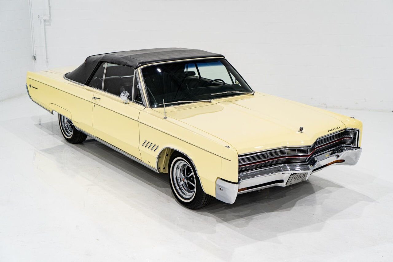 Chrysler 300 PRIX EN USD 440cu.in. Fully restored example 1968 Jaune Montréal - photo #52