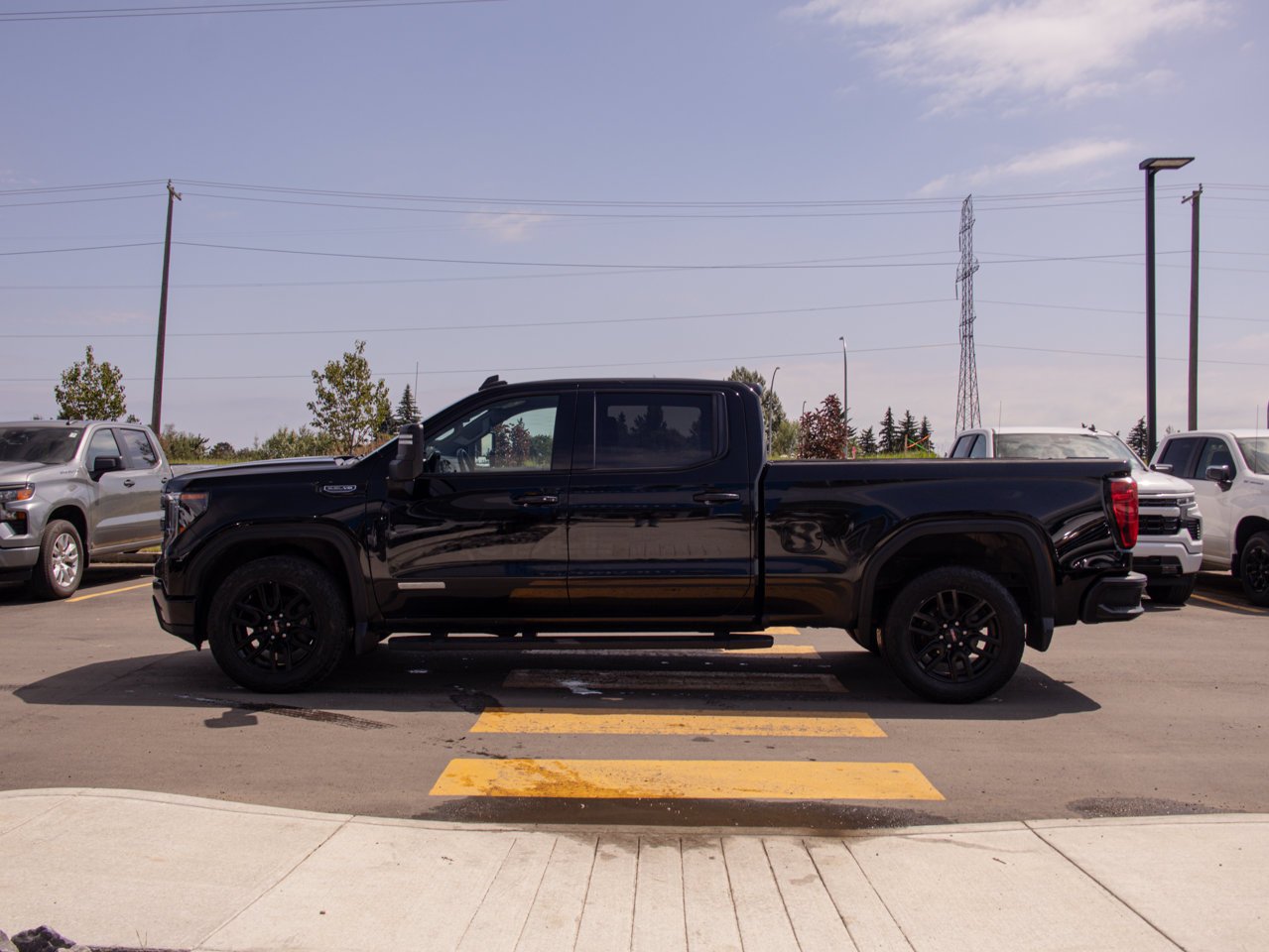 2022 GMC Sierra 1500 4WD Crew Cab 147 Elevation Black Sherwood Park - photo #6