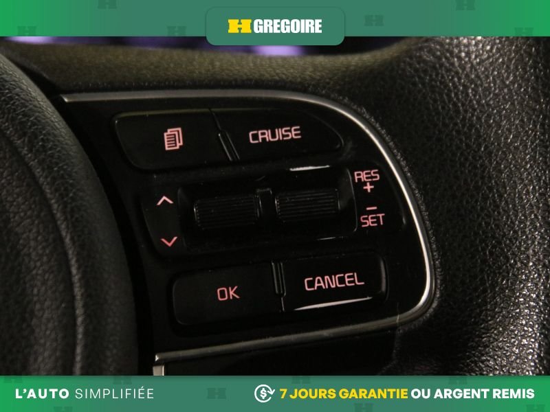 2020 Kia Niro White Saint-Eustache - photo #20