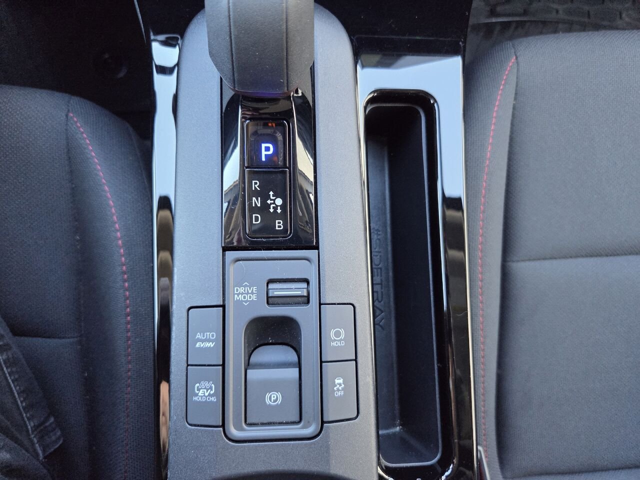 2025 Toyota PRIUS HYBRIDE BRANCHABLE White Mont-Laurier - photo #14