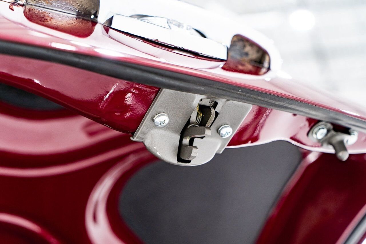 1953 Oldsmobile 98 PRIX EN USD | Convertible Beautifully Presented from complete Restoration Red Montreal - photo #34