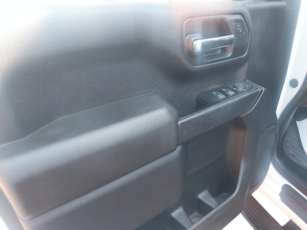 Chevrolet Silverado 1500 NIV 3GCUDCED1RG166586 2024 Blanc Baie-Comeau - photo #10