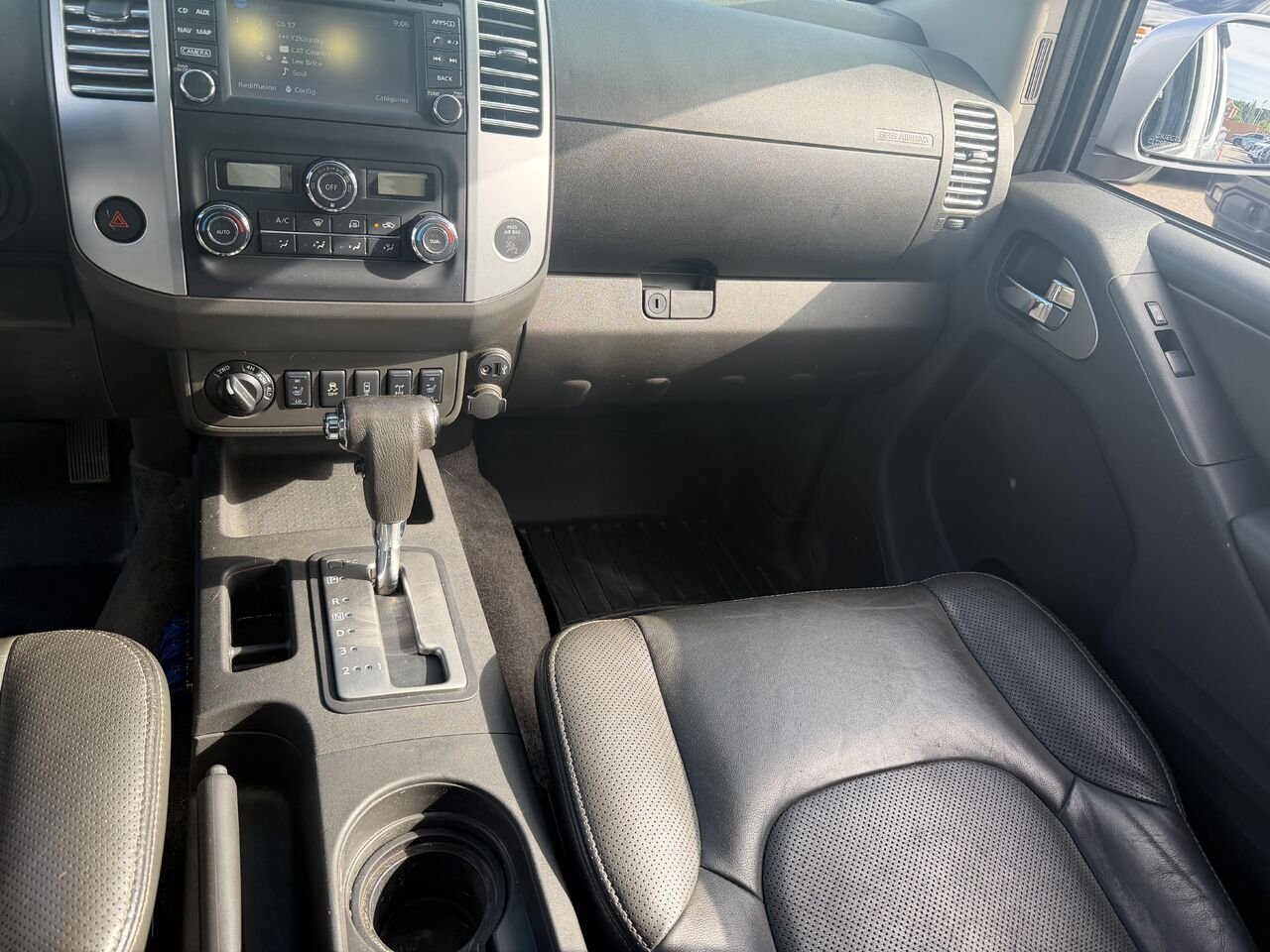 NISSAN FRONTIER PRO-4X SV cabine double 4x4 caisse longue BA 2018 Gris Ottawa & Gatineau - photo #4