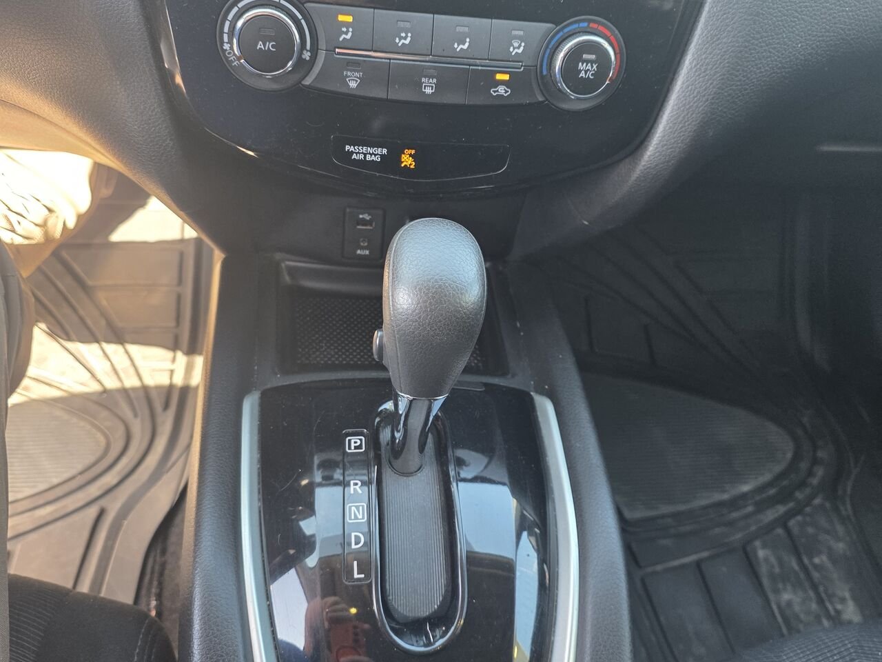2016 Nissan Rogue Black  - photo #14