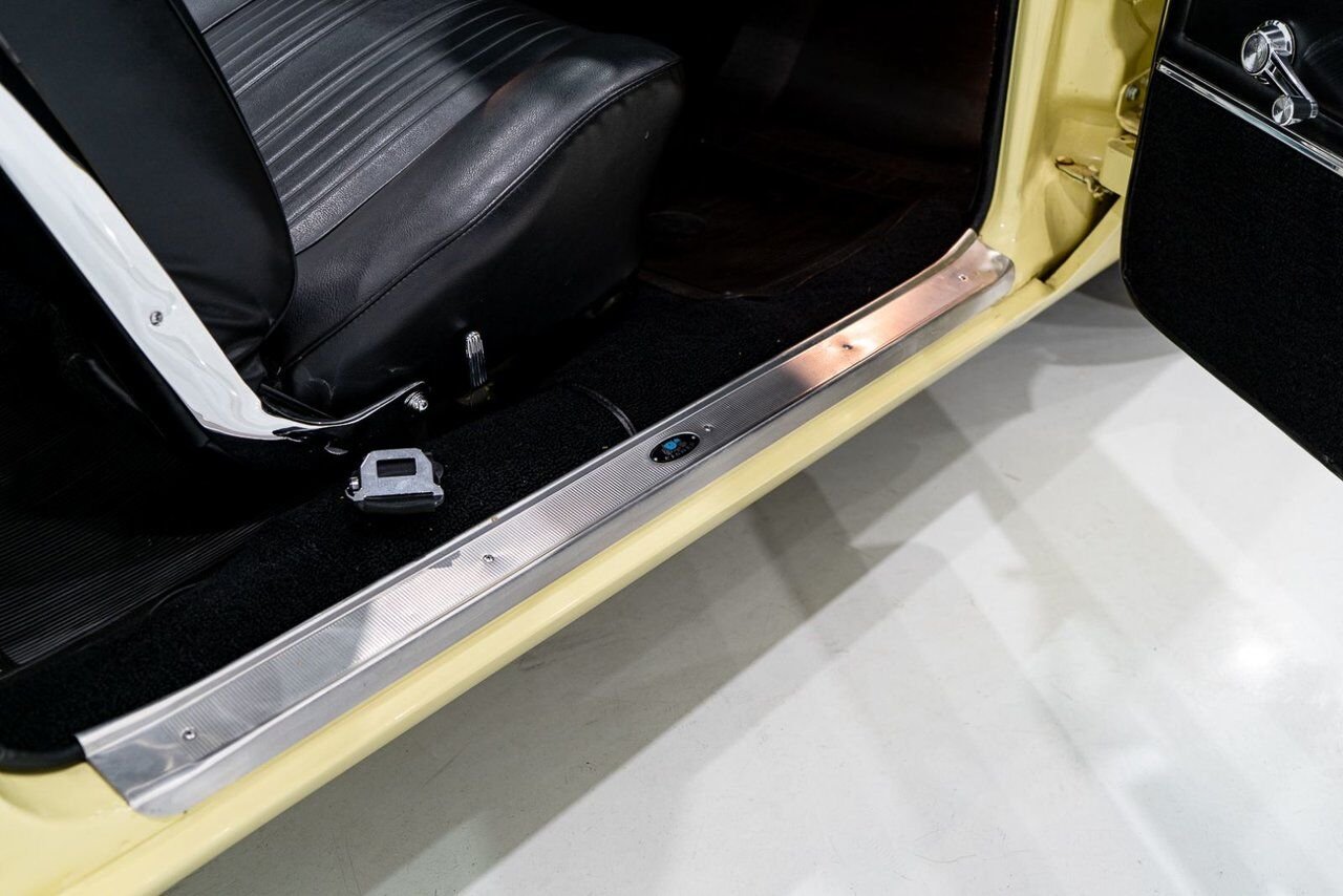 1965 Chevrolet Impala SS *PRIX EN USD* 396/325HP 4spd frame off restoration Yellow Montreal - photo #89