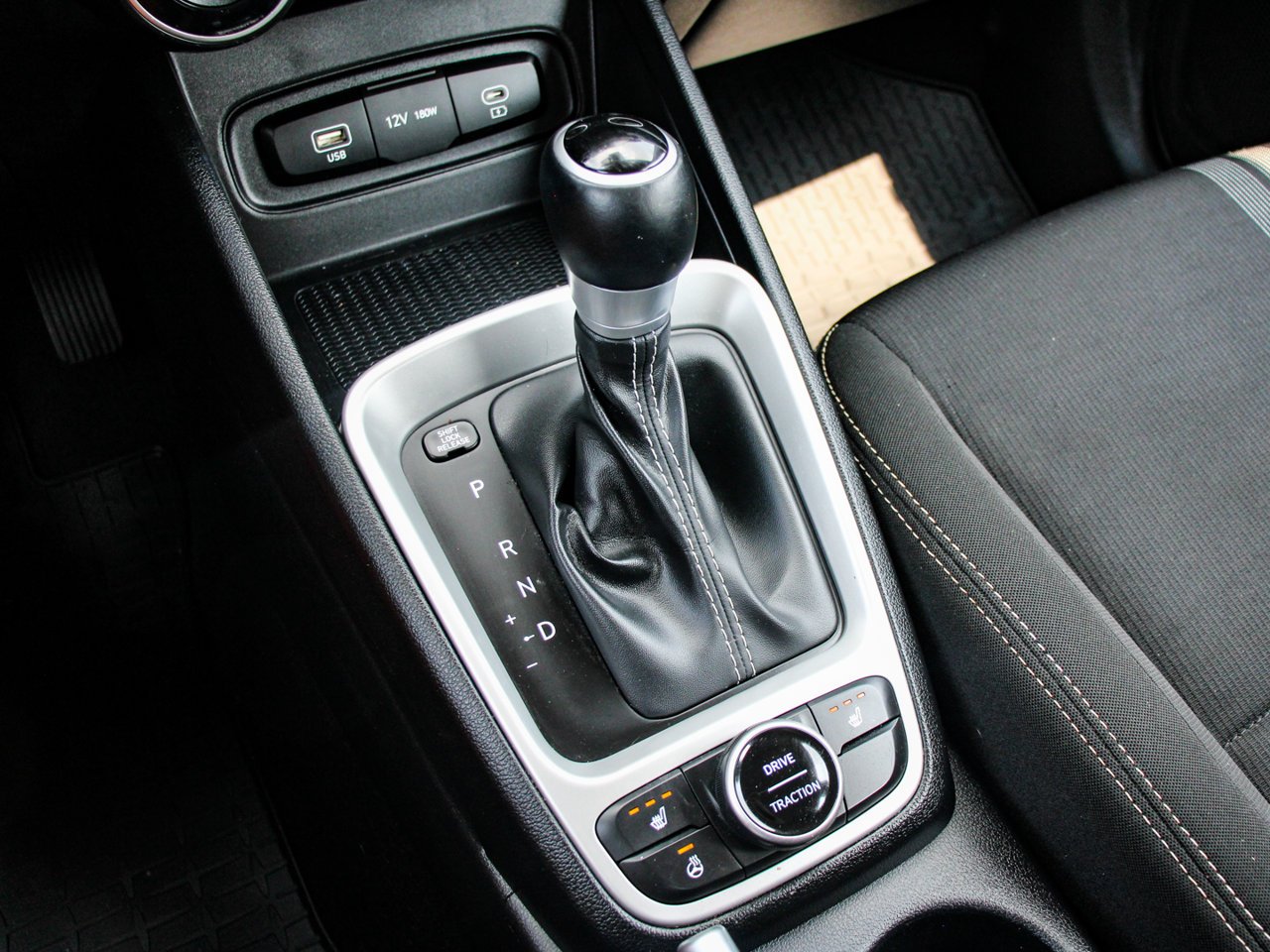 2023 Hyundai Venue Preferred IVT w/Two-Tone Blue Sherwood Park - photo #25