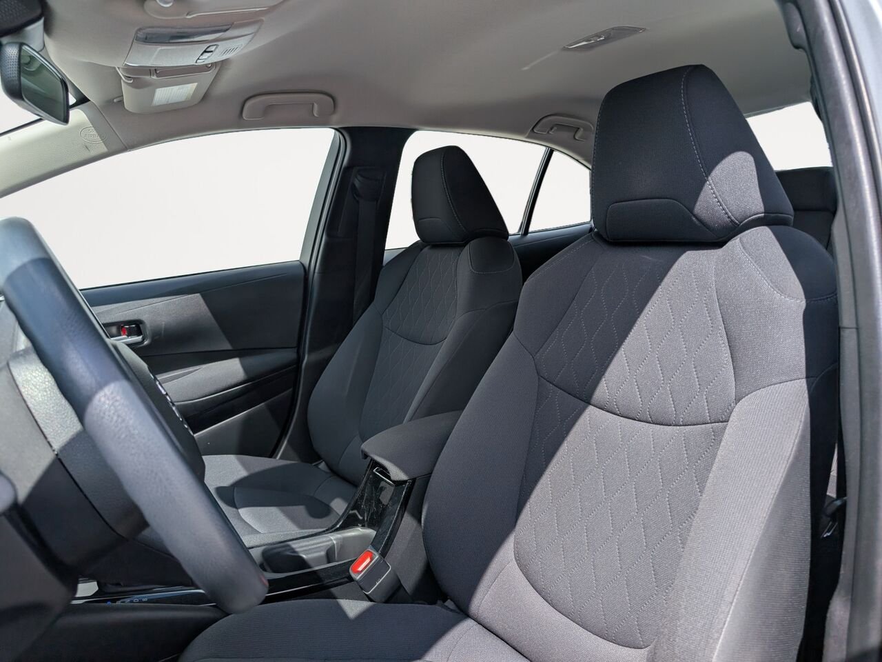 Toyota Corolla LE/SIÈGES CHAUFFANTS/CAMÉRA DE RECUL/BLUETOOTH/AC/ 2021 Argent Sherbrooke - photo #6