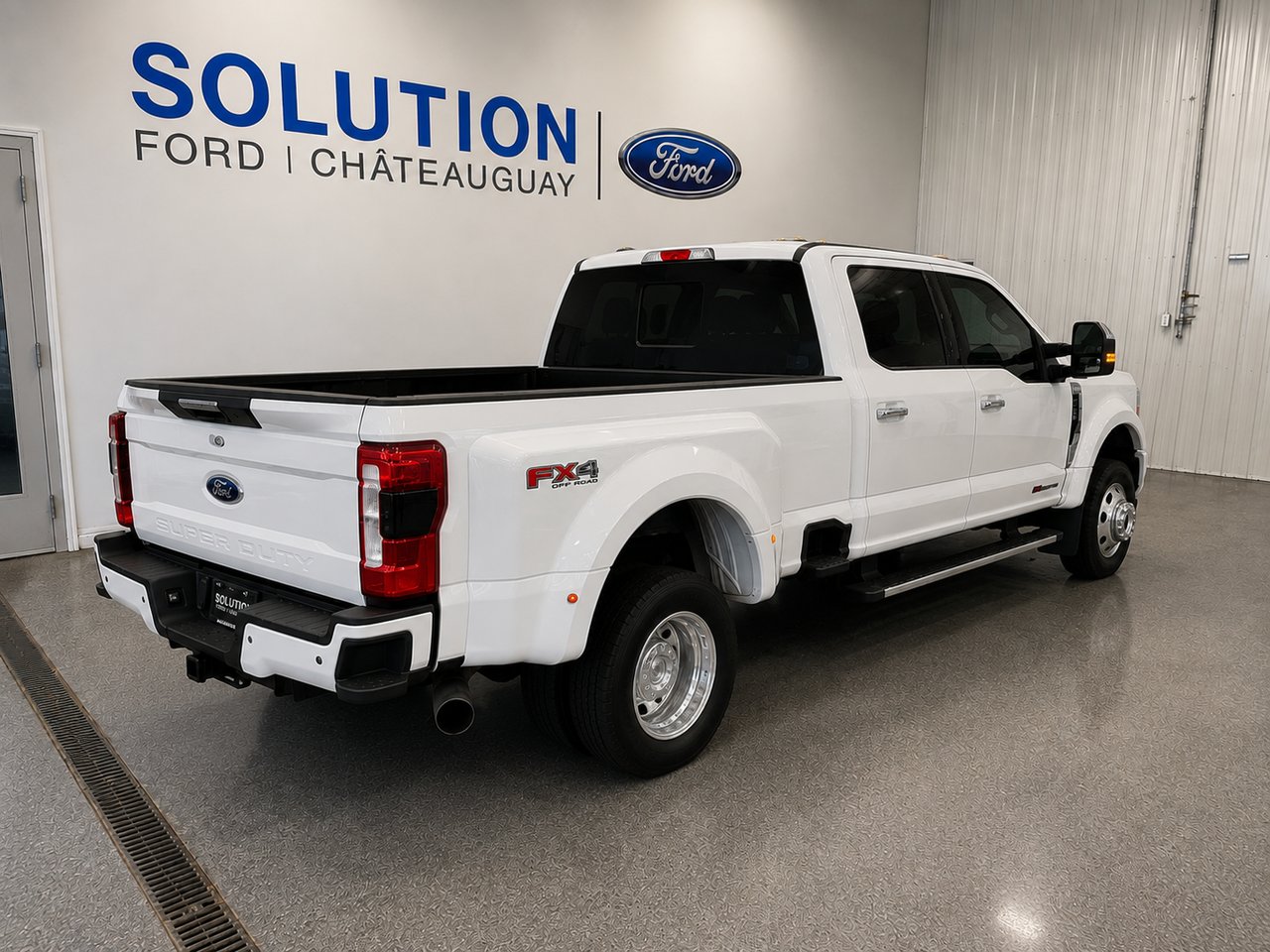 Ford Super Duty F-450 DRW KING RANCH 2024 Blanc Saint-Eustache - photo #2