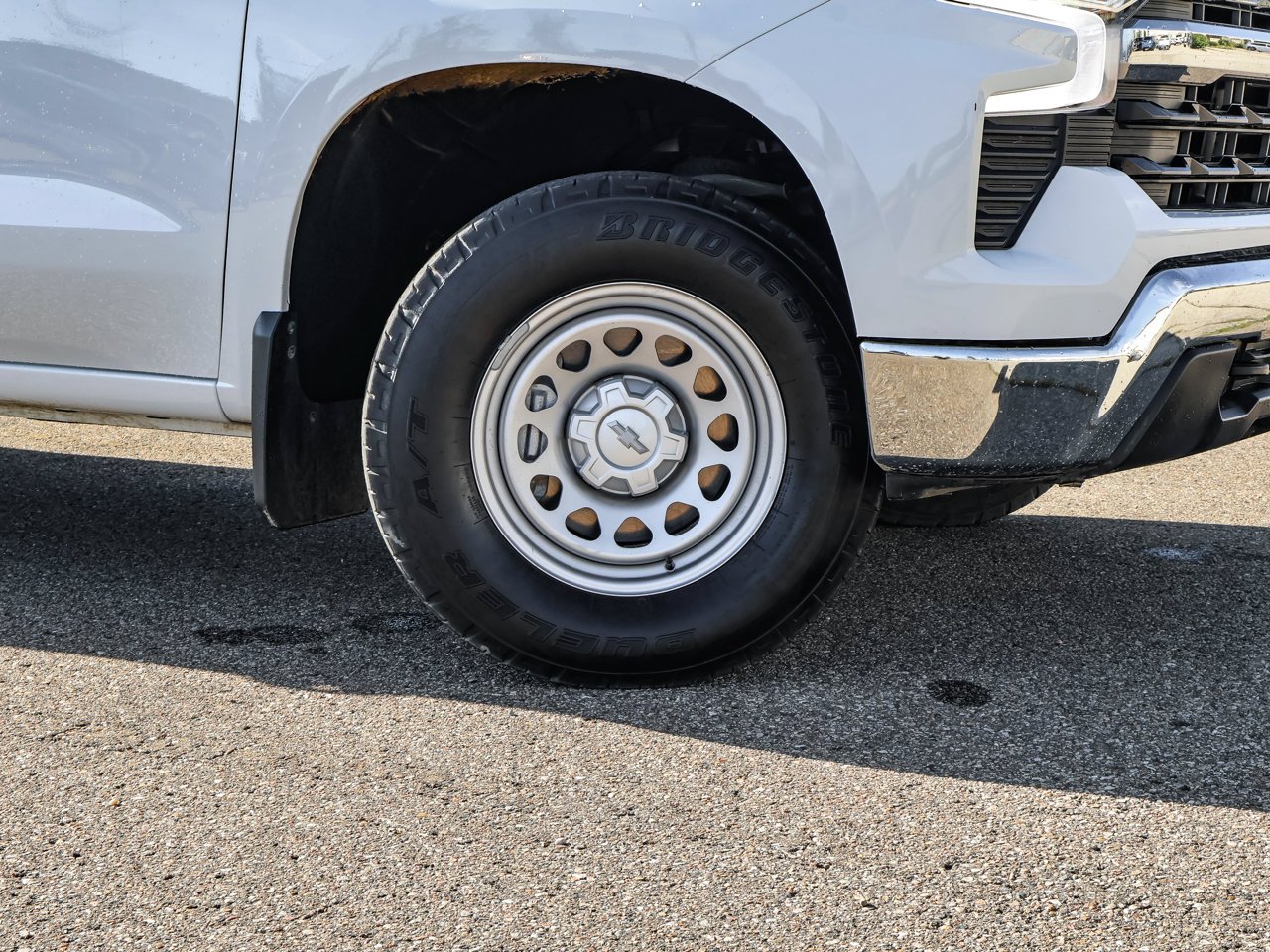 2025 Chevrolet Silverado 1500 4WD Crew Cab 147 LT White Sherwood Park - photo #10