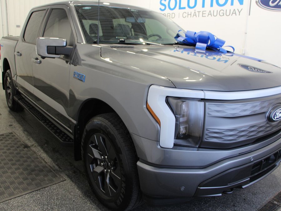 Ford F-150 Lightning LARIAT 2025 2025 Gris