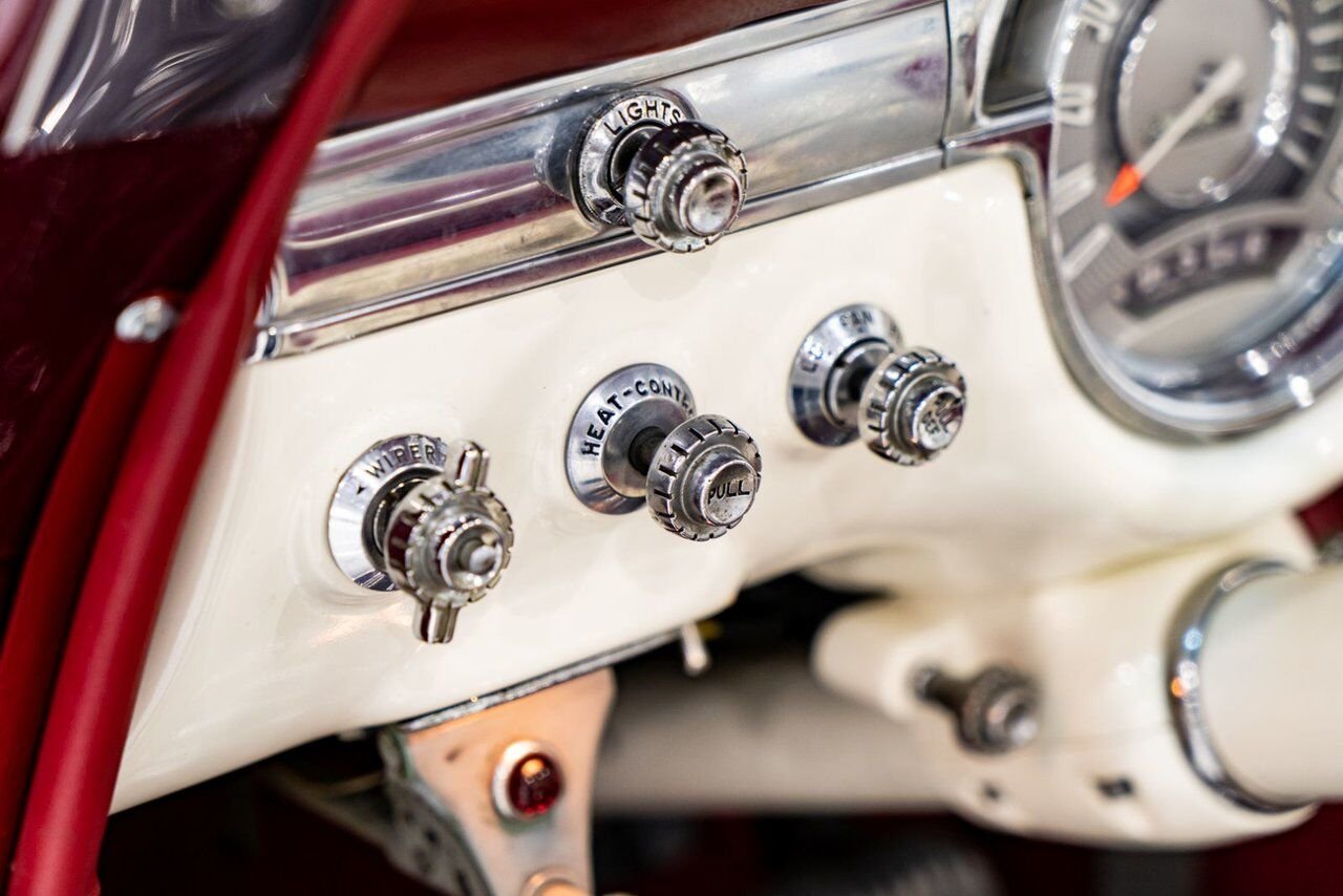 1953 Oldsmobile 98 PRIX EN USD | Convertible Beautifully Presented from complete Restoration Red Montreal - photo #8
