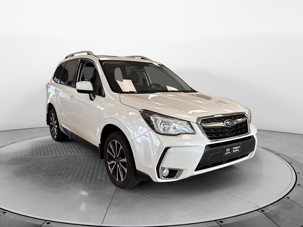 Subaru Forester 2017 Blanc Baie-Comeau - photo #1