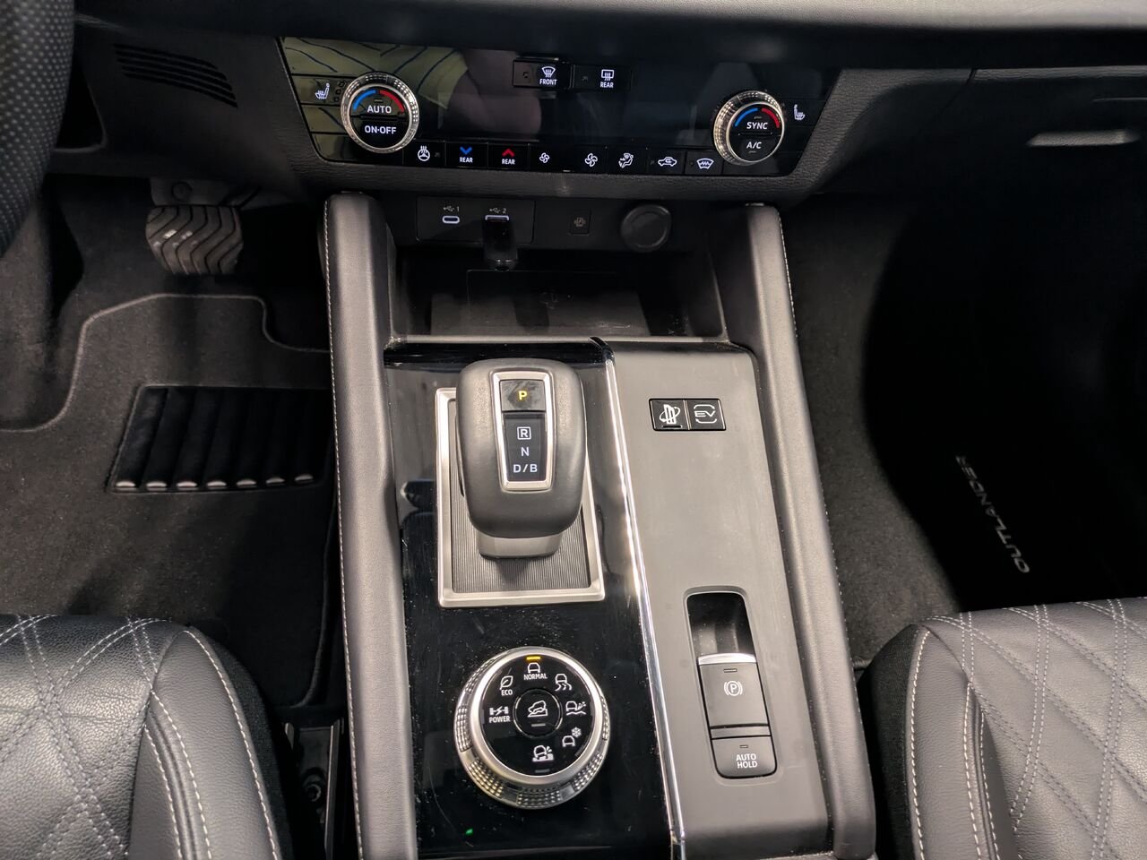 2024 Mitsubishi Outlander Plug-In Hybrid Gatineau - photo #9