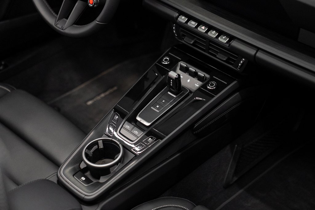 Porsche 911 Targa 4 GTS \\ No luxury TAX 2026 Vert Kirkland - photo #11