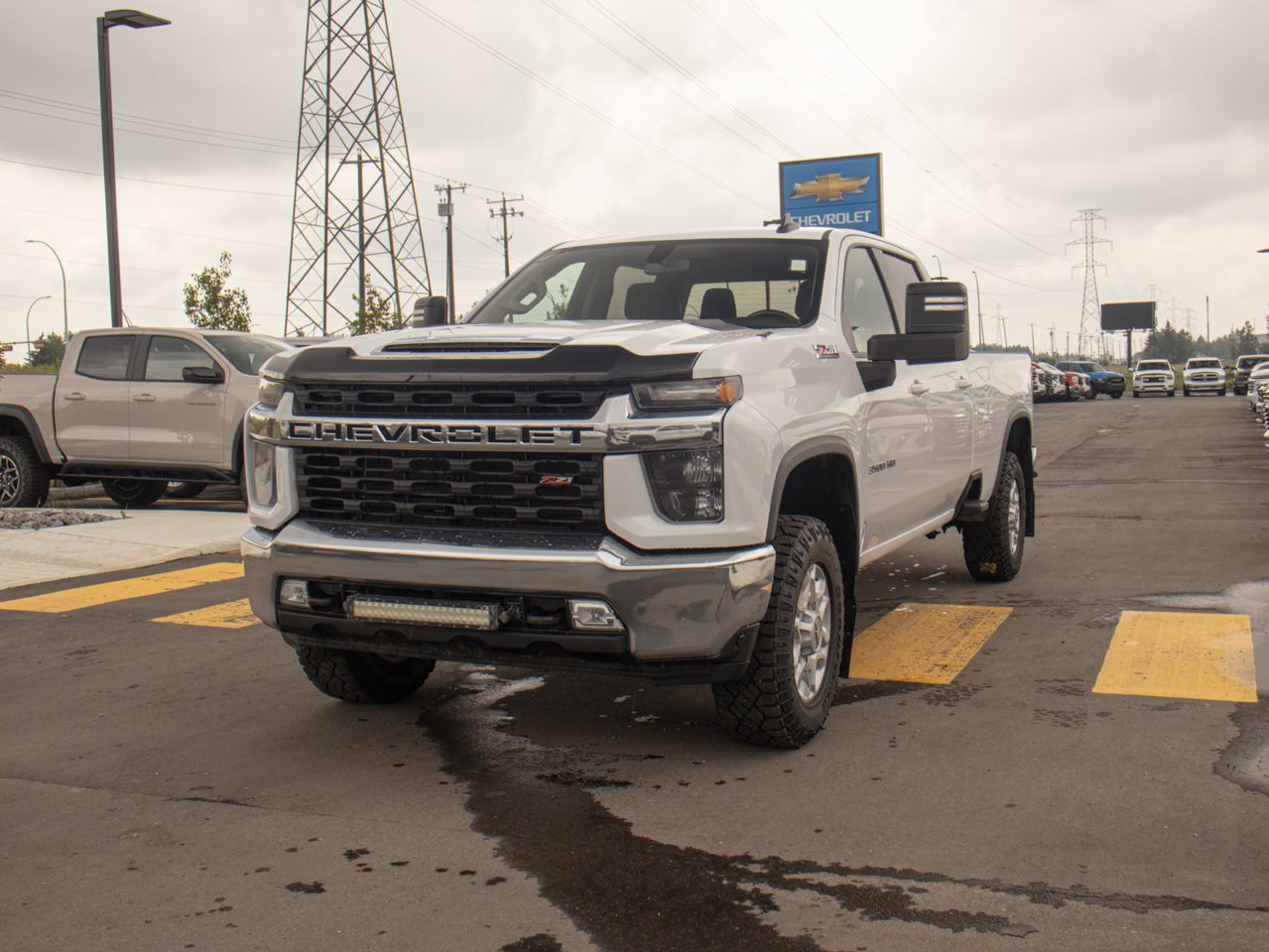 2021 Chevrolet Silverado 3500HD 4WD Crew Cab 159 LT White Sherwood Park - photo #3