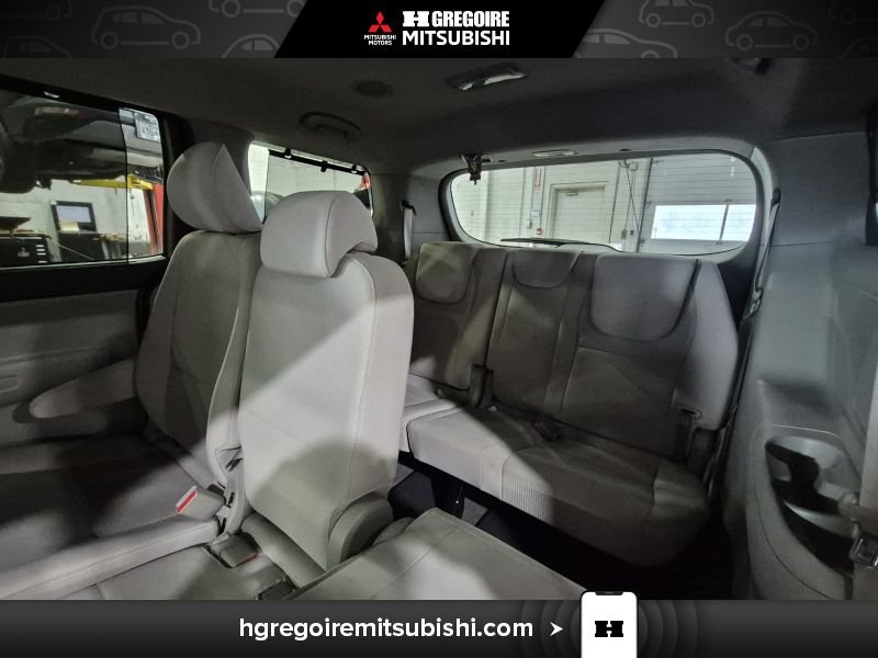 2017 Kia Sedona Grey Laval - photo #29