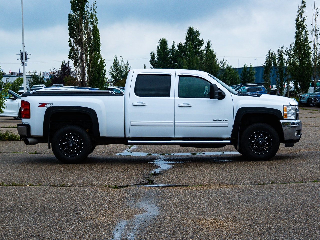 2011 Chevrolet Silverado 3500HD 4WD Crew Cab 167 LTZ White Sherwood Park - photo #13