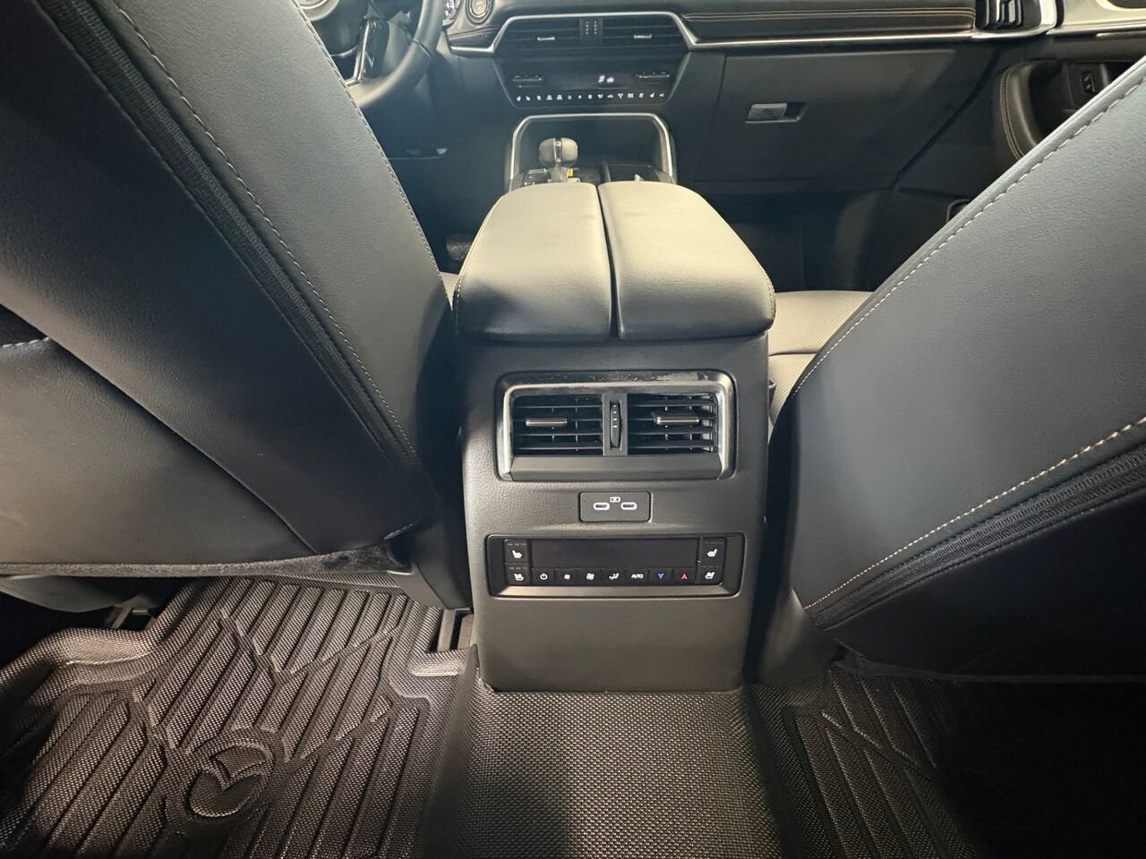 2026 MAZDA CX-90 PHEV Signature TI Jet Black Mica Châteauguay - photo #9
