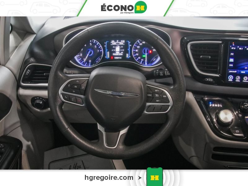 Chrysler Pacifica 2017 Noir Saint-Eustache - photo #20