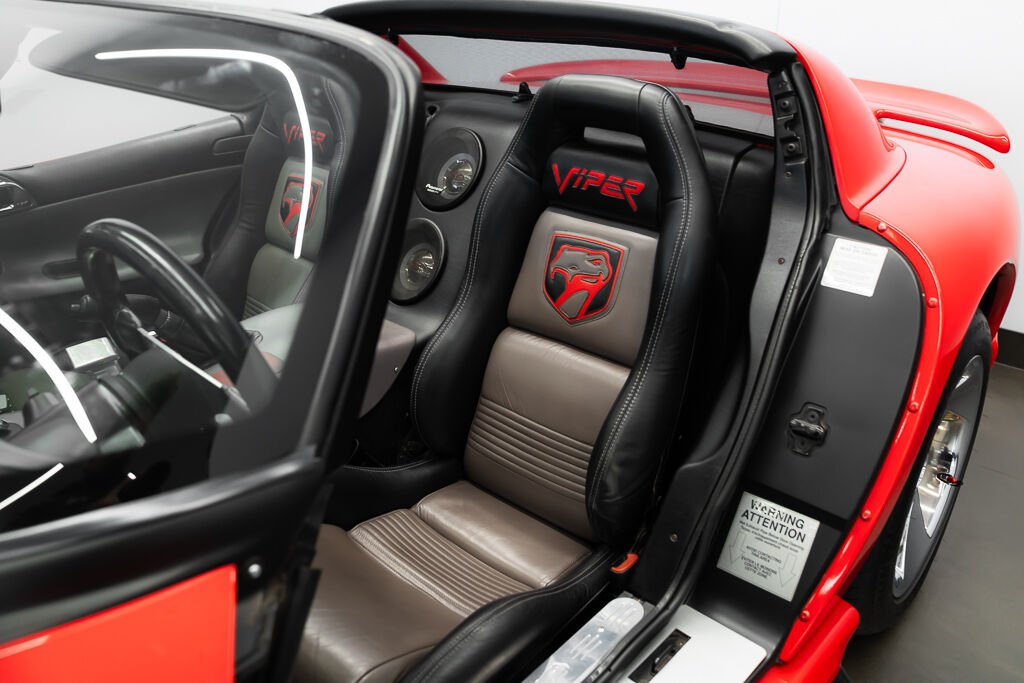 1994 Dodge Viper Red Montreal - photo #18