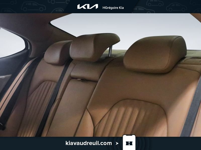 2022 Genesis G70 White Saint-Eustache - photo #14