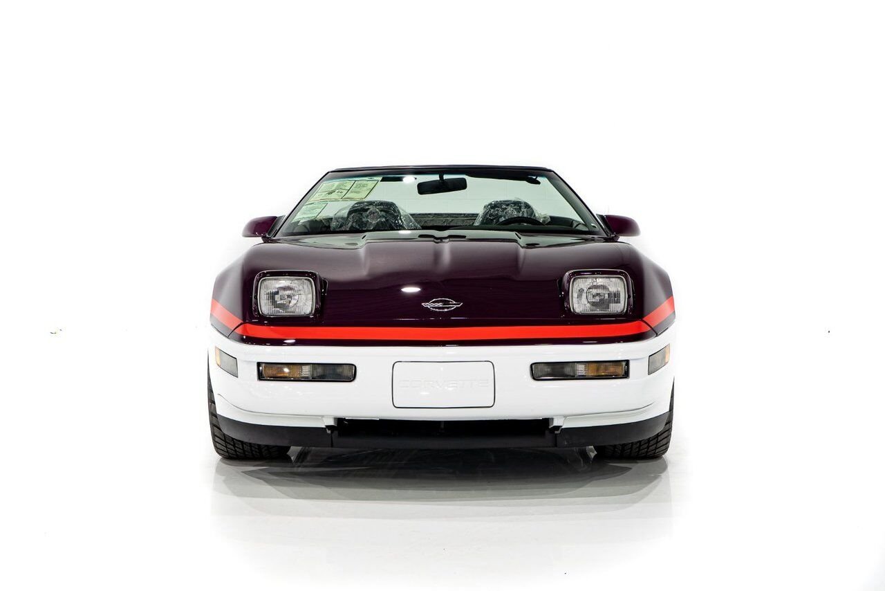 Chevrolet Corvette *PRIX EN USD* RPO Z4Z PACE CAR PRESENTED IN DELIVERY PACKAGING WITH ONLY 192MILES (307KM) FROM NEW 1995 Blanc Montréal - photo #1
