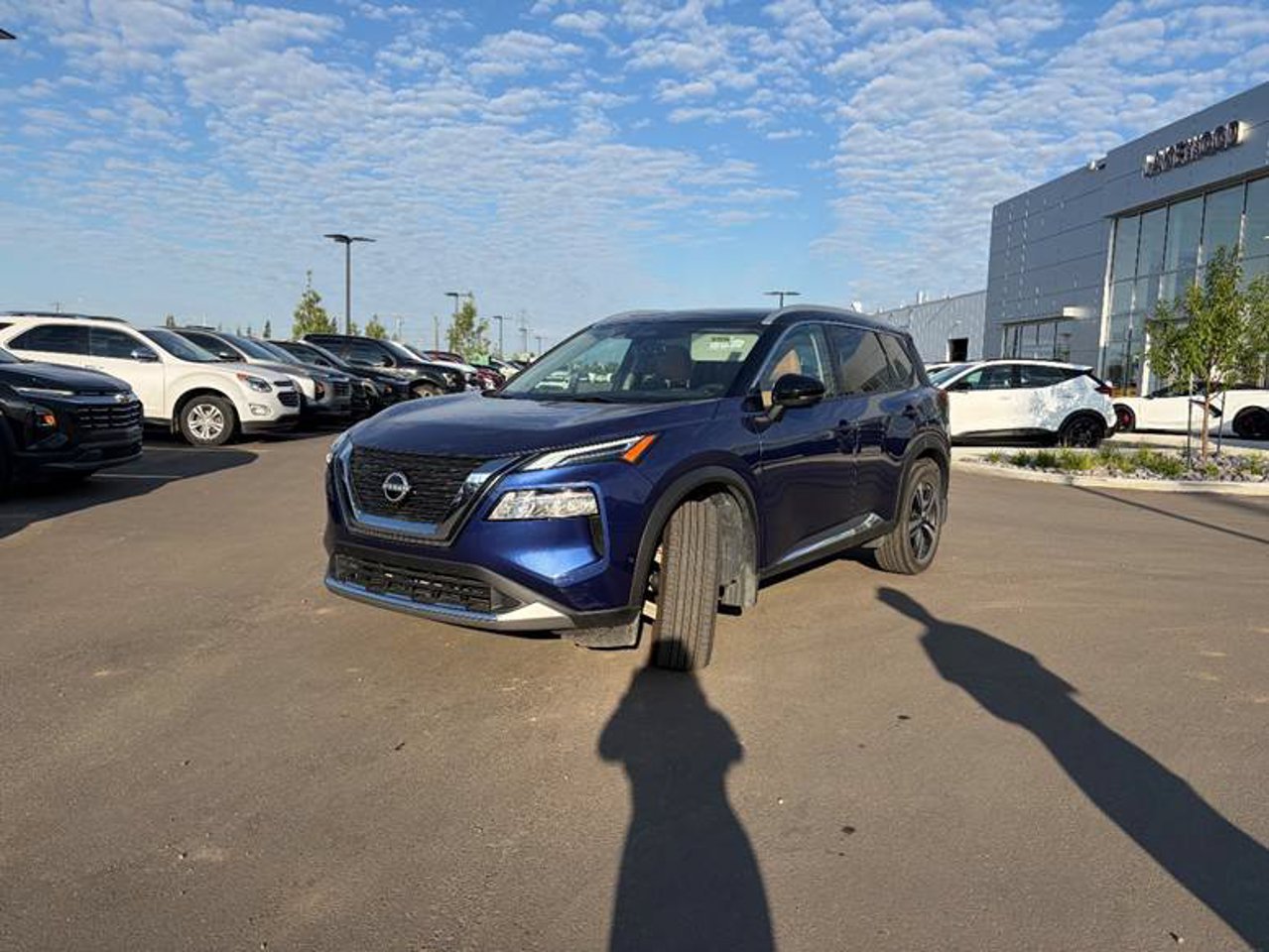2023 Nissan Rogue AWD Platinum Blue Sherwood Park - photo #2