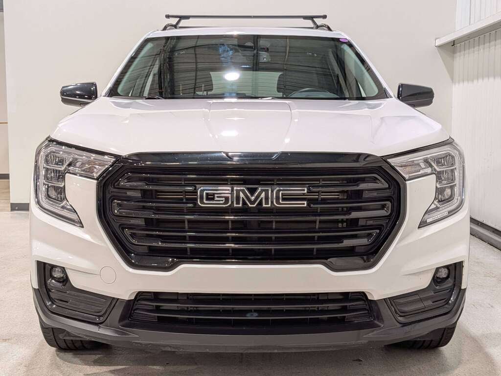 GMC Terrain 2023 Blanc Val-David - photo #3