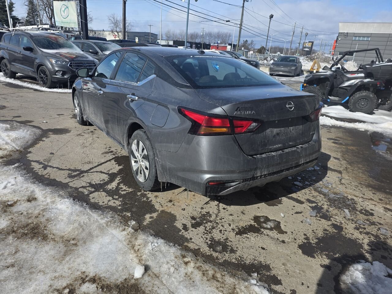 2023 Nissan Altima Black  - photo #3