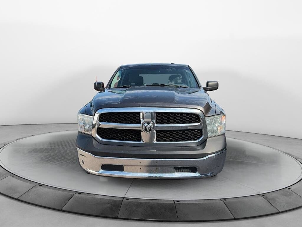 Ram 1500 NIV 3C6RR7KT0HG649048 2017 Gris Chicoutimi - photo #1