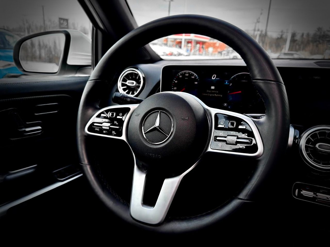 2021 Mercedes-Benz GLB White Notre-Dame-des-Prairies - photo #26