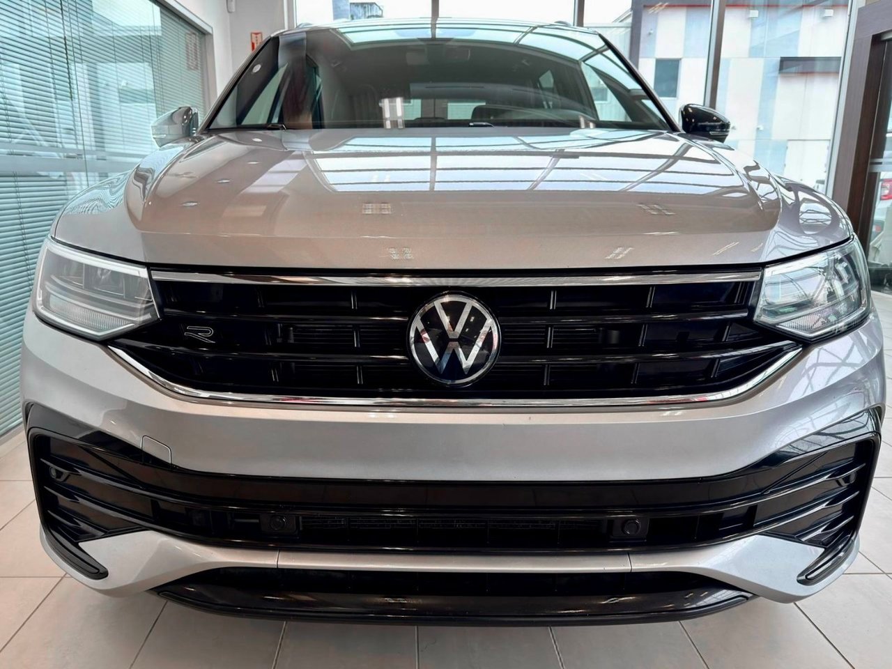 2024 Volkswagen Tiguan Silver Notre-Dame-des-Prairies - photo #4