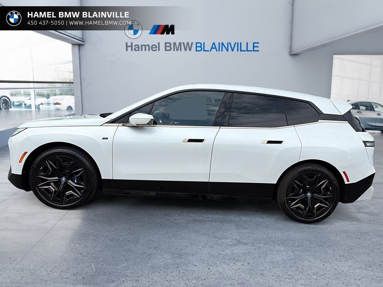 2024 BMW iX M60 xDrive véhicule d'activités sportives White Blainville - photo #4