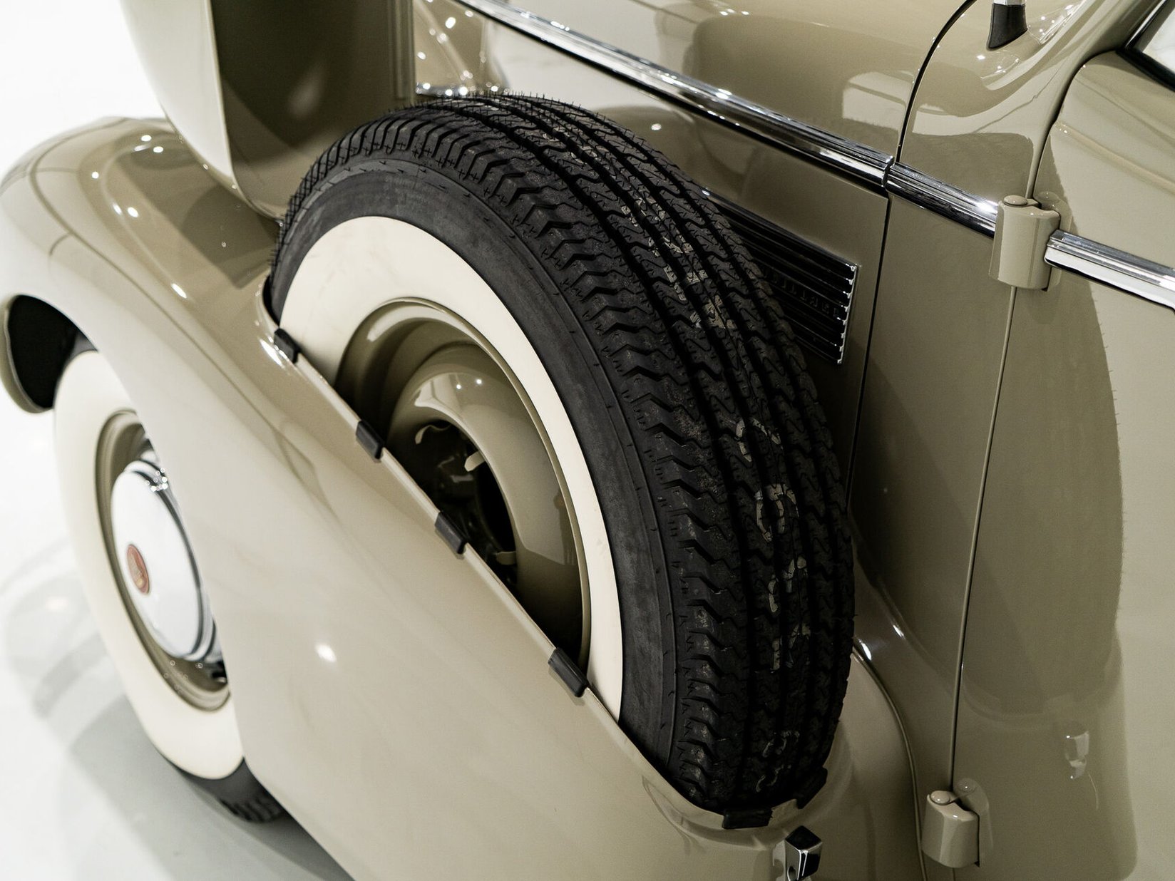 Cadillac Series 75 1 of 27 built. Former CCCA National first prize winner *PRICE IN USD* 1939 Brun Montréal - photo #18