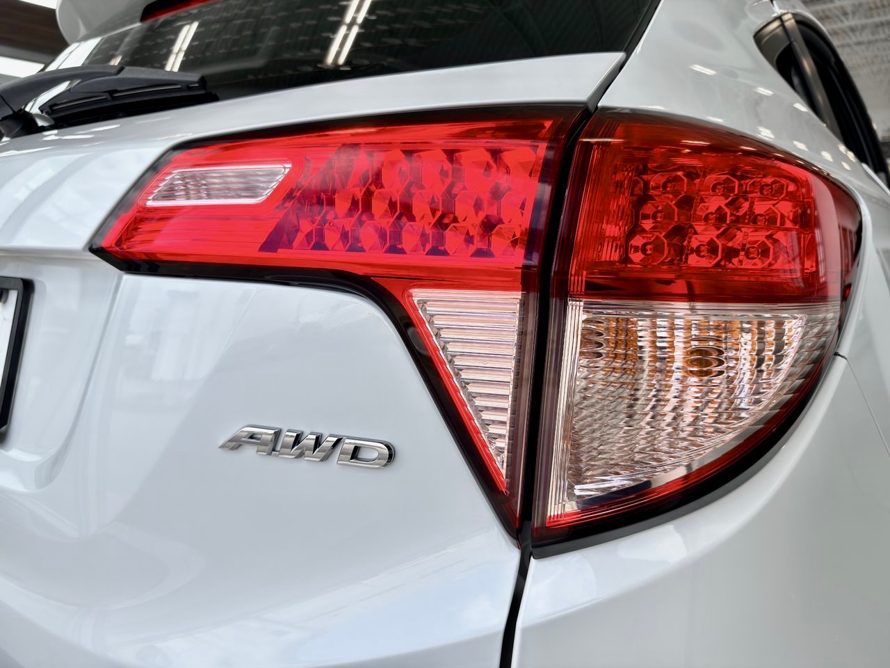2016 Honda HR-V Notre-Dame-des-Prairies - photo #10