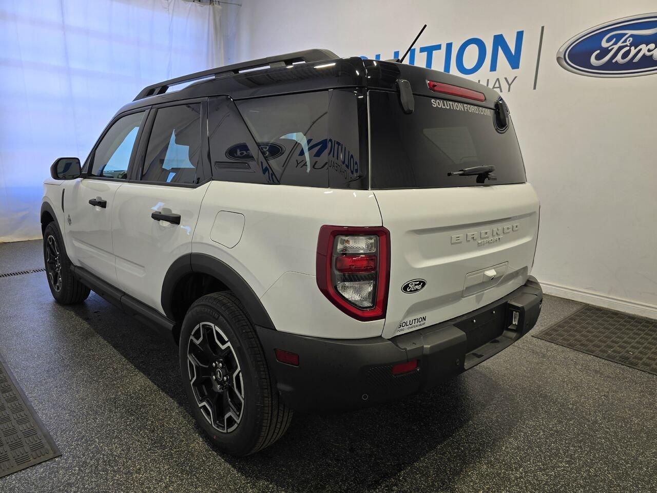 Ford Bronco Sport OUTER BANKS 4X4 2026 Blanc sidéral métallisé Châteauguay - photo #1