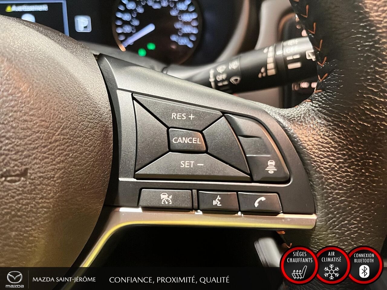 Nissan Kicks SR | DÉMARREUR À DISTANCE | AIDE AU STATIONNEMENT | MAGS NOIR 2023 Gris Saint-Jérôme - photo #15