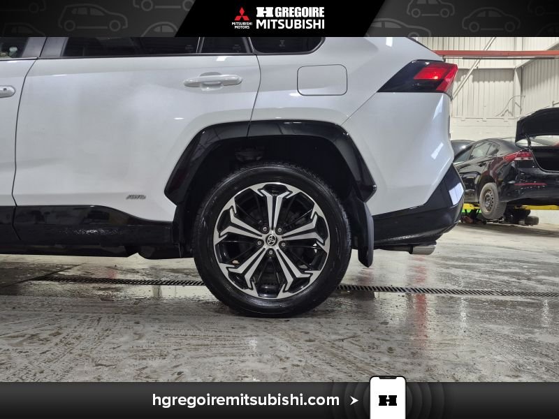2023 Toyota RAV4 Prime White Laval - photo #11