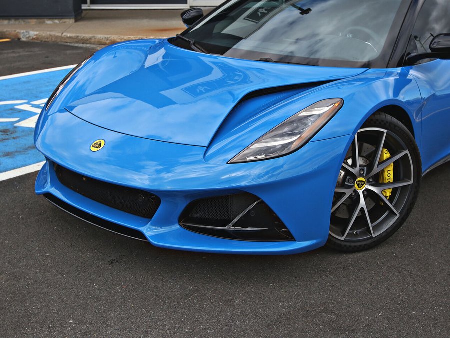 2024 Lotus Emira 2024 Blue