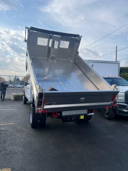 Ford Super Duty F-550 DRW XLT CABINE 6 PLACES 4RM 203 PO DCE DE 84 PO 2024 Blanc Oxford Châteauguay - photo #6