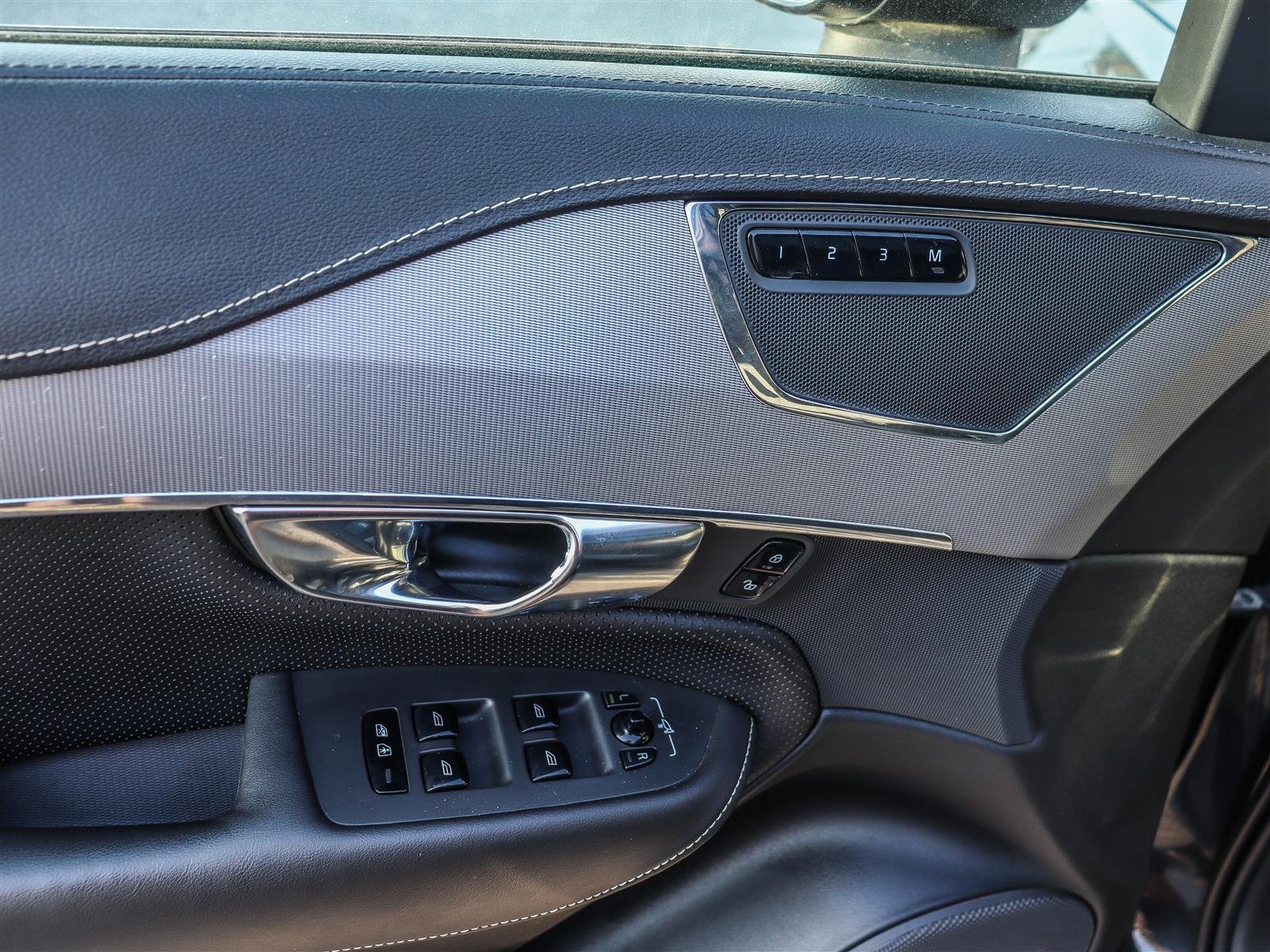 2020 Volvo XC90 T6 R-Design 7 Passenger Ottawa & Gatineau - photo #9