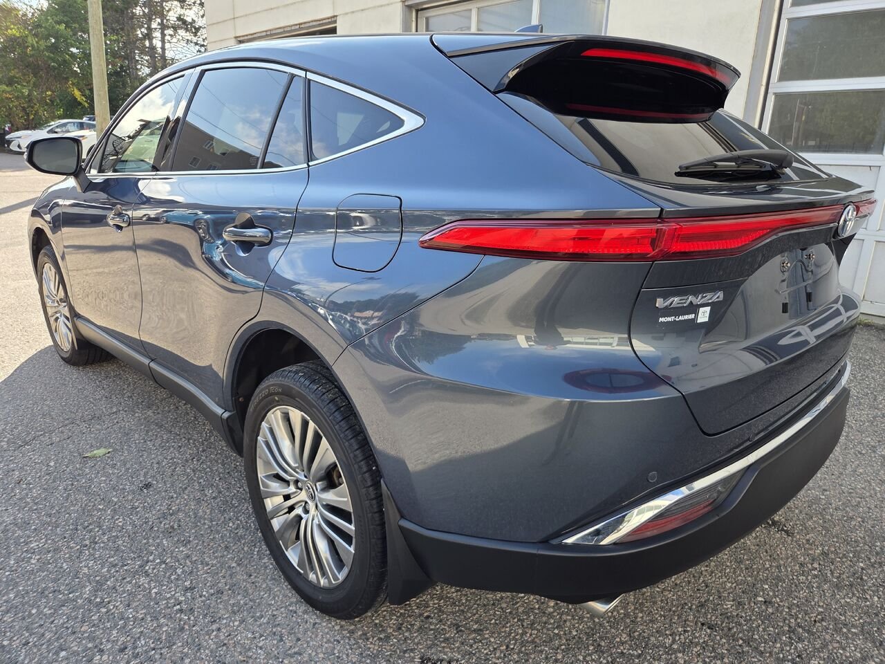 2023 Toyota VENZA Grey Mont-Laurier - photo #7