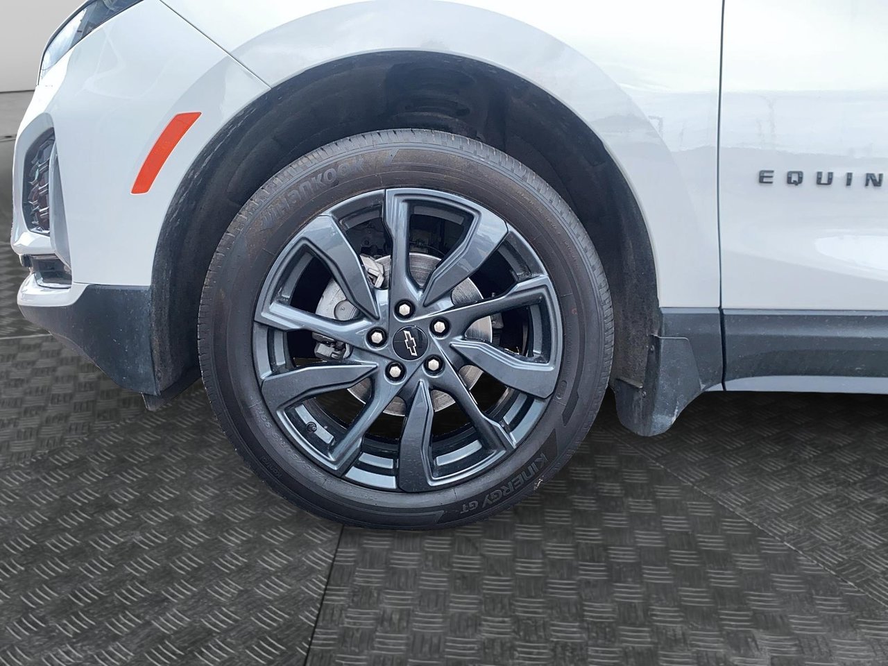 2023 Chevrolet Equinox VIN 3GNAXWEG8PL104961 White Chicoutimi - photo #6