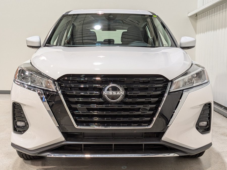2024 Nissan Kicks White