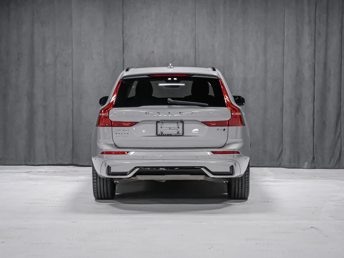 Volvo XC60 Ultimate Dark Theme 2023 Montréal - photo #4