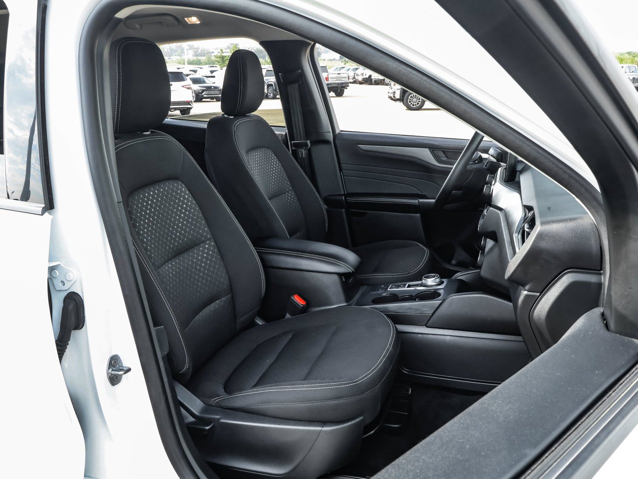 2025 Ford Escape Active AWD White Sherwood Park - photo #14
