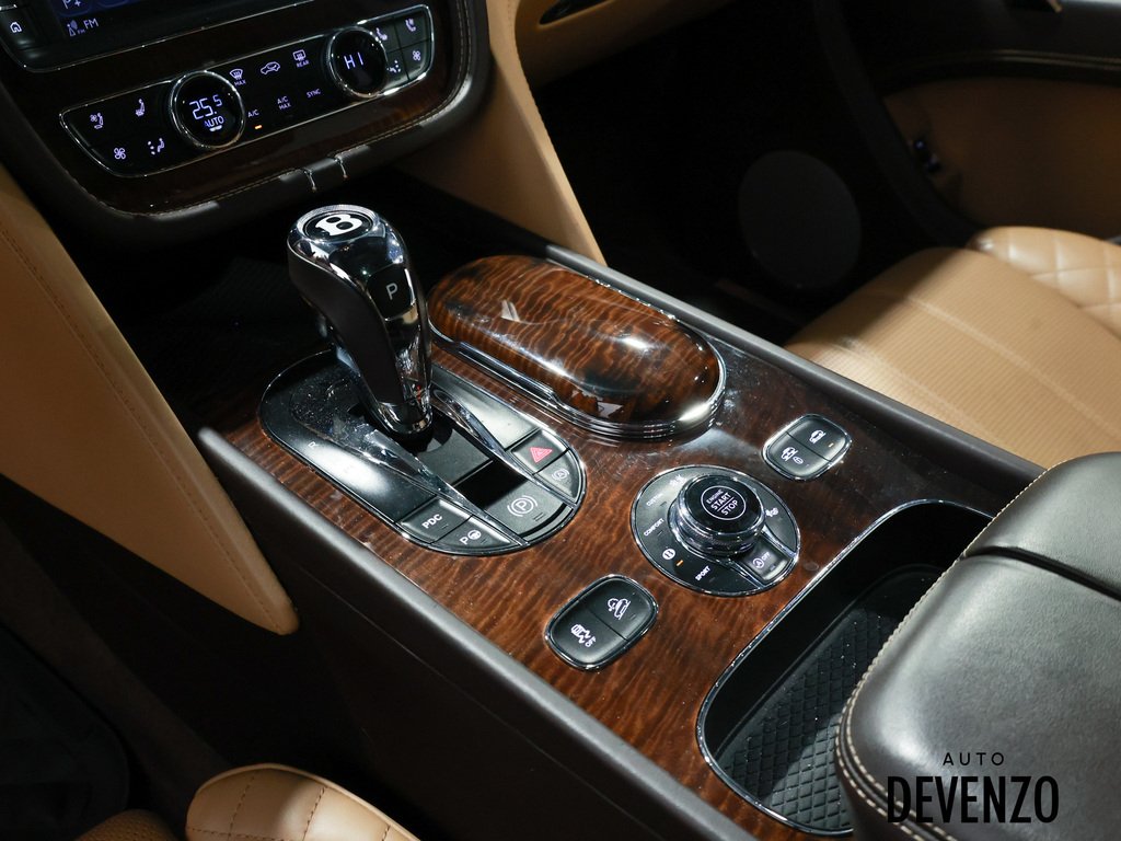 2017 Bentley Bentayga White Saint-Eustache - photo #23