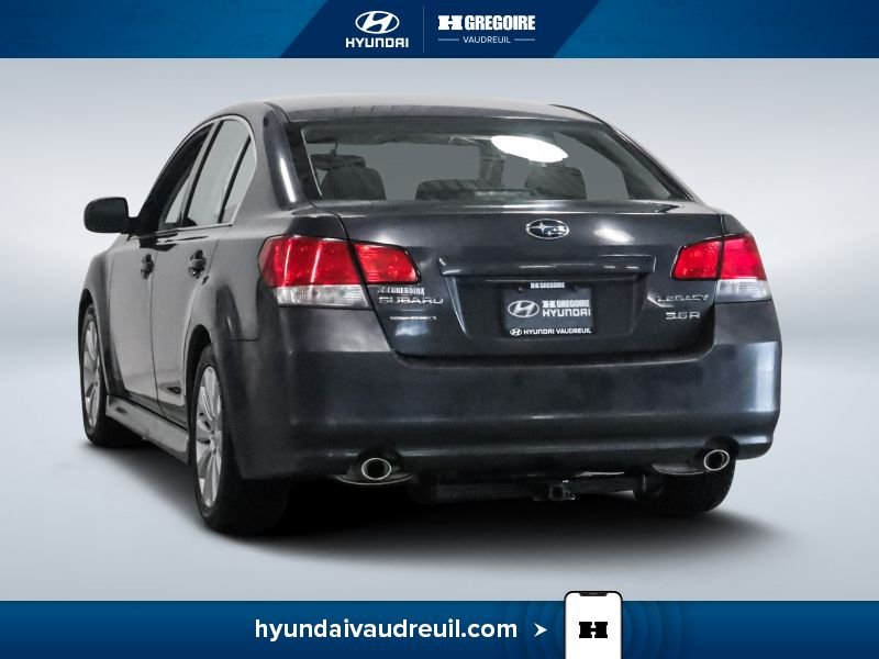 2010 Subaru Legacy Grey Laval - photo #7